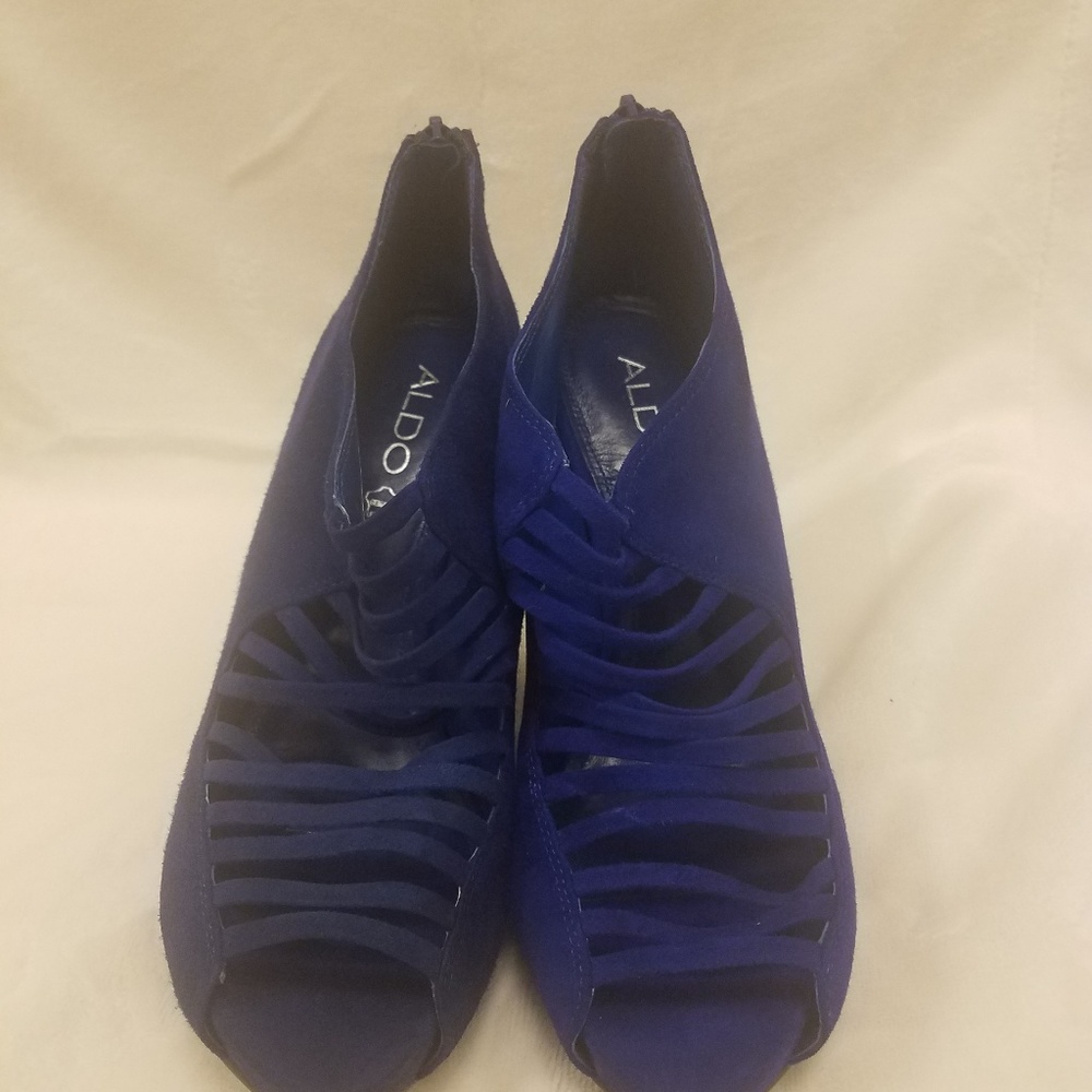 Blue peep-toe heels womans size 8 1/2
